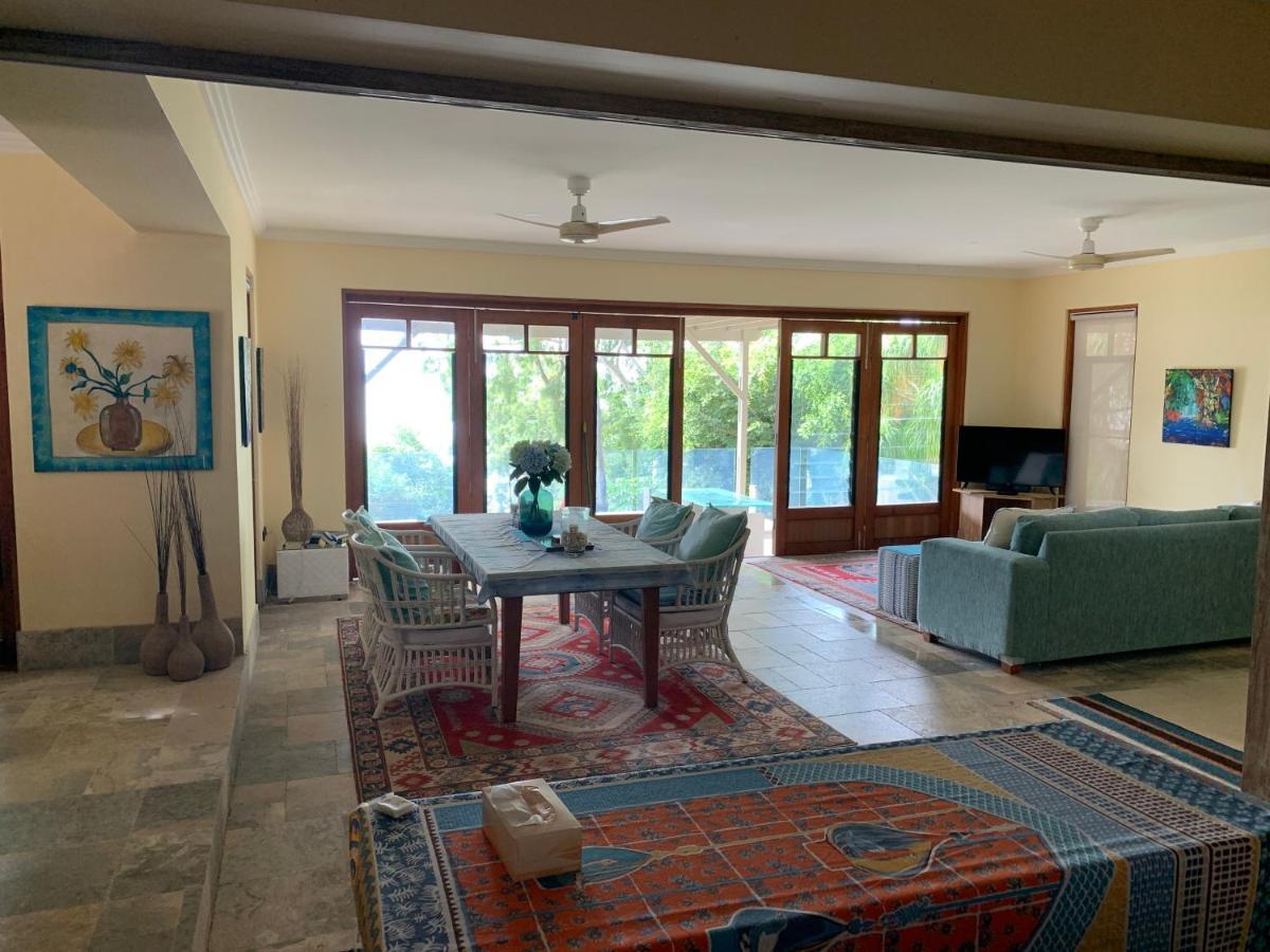Beachfront Dolphin Cabin Oak Beach Exterior foto